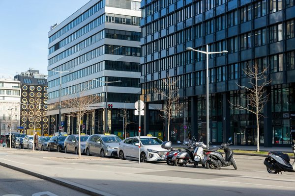 Écoles Écologiques : Intégration Innovante des Énergies Renouvelables et Initiatives d'Apprentissage Durable